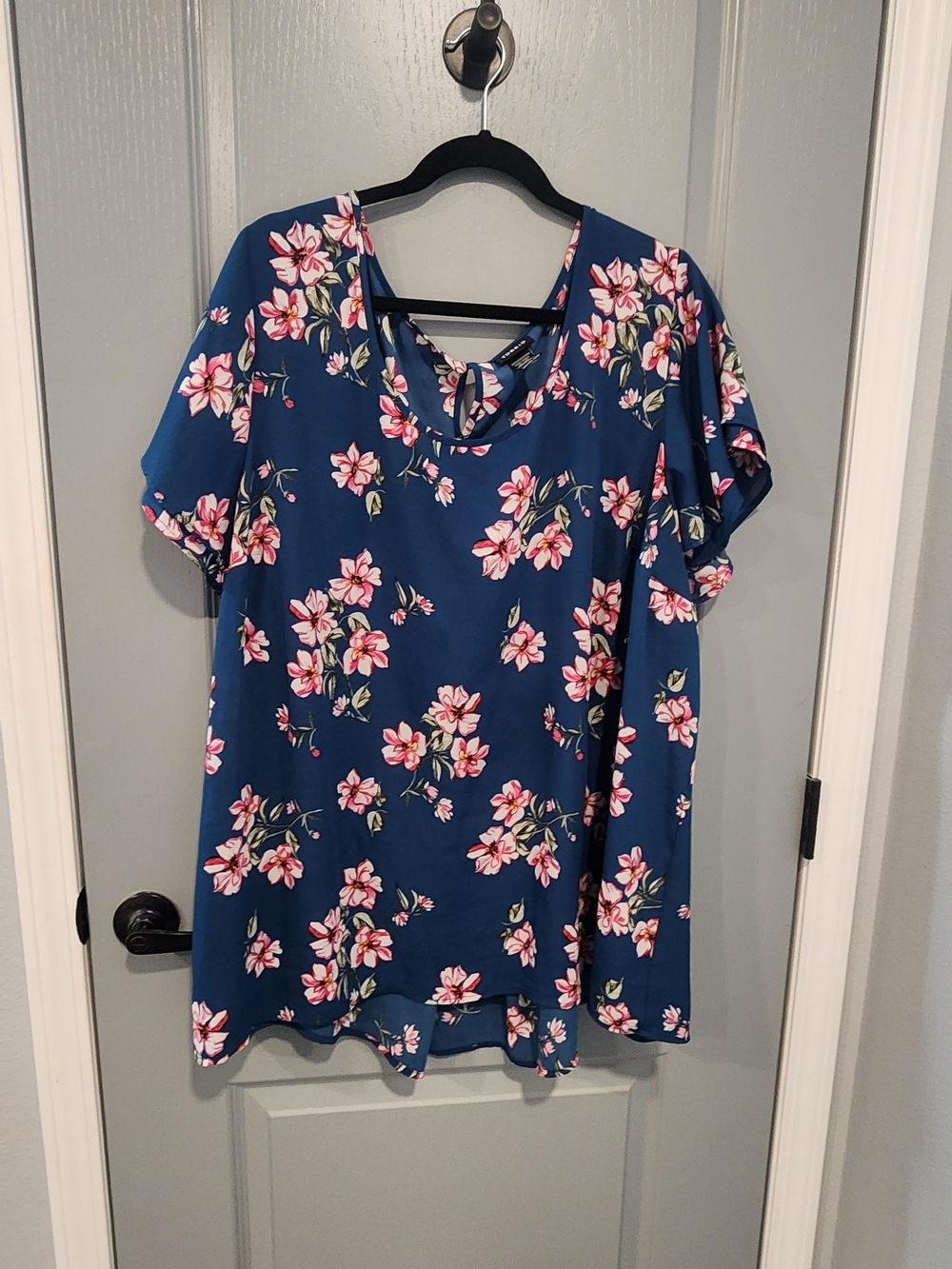 Torrid Blue Floral Short Sleeve Women’s Top